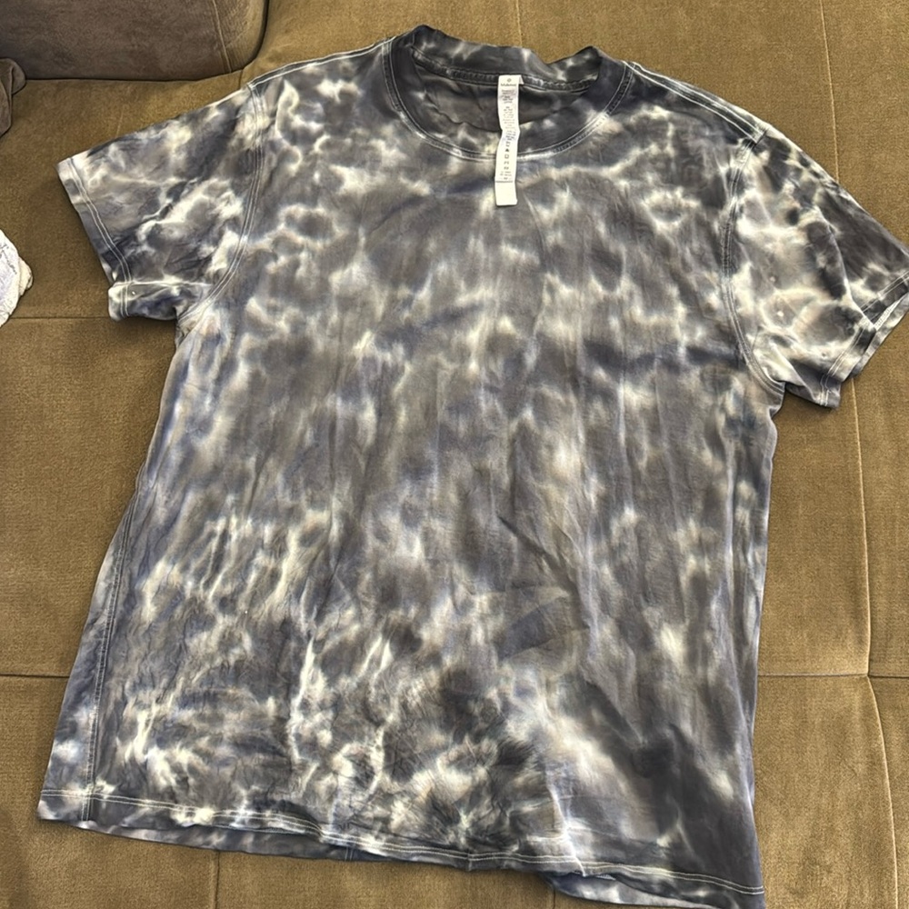 Lululemon T shirt